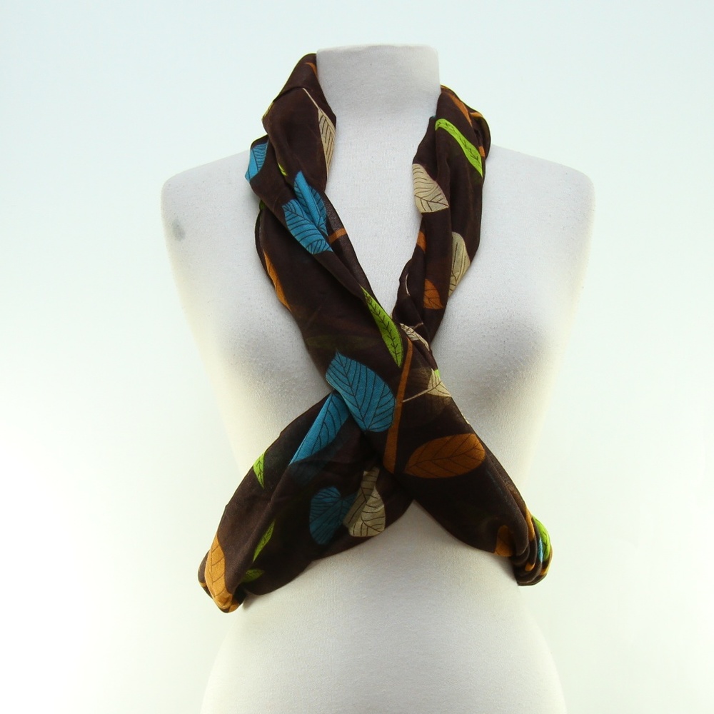Icon Collection Womens Infinity Designer Scarf - Picture 3 of 5